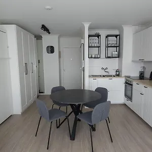 https://apt-studio-casa-brisa-del-mar.ostend-hotel.net
